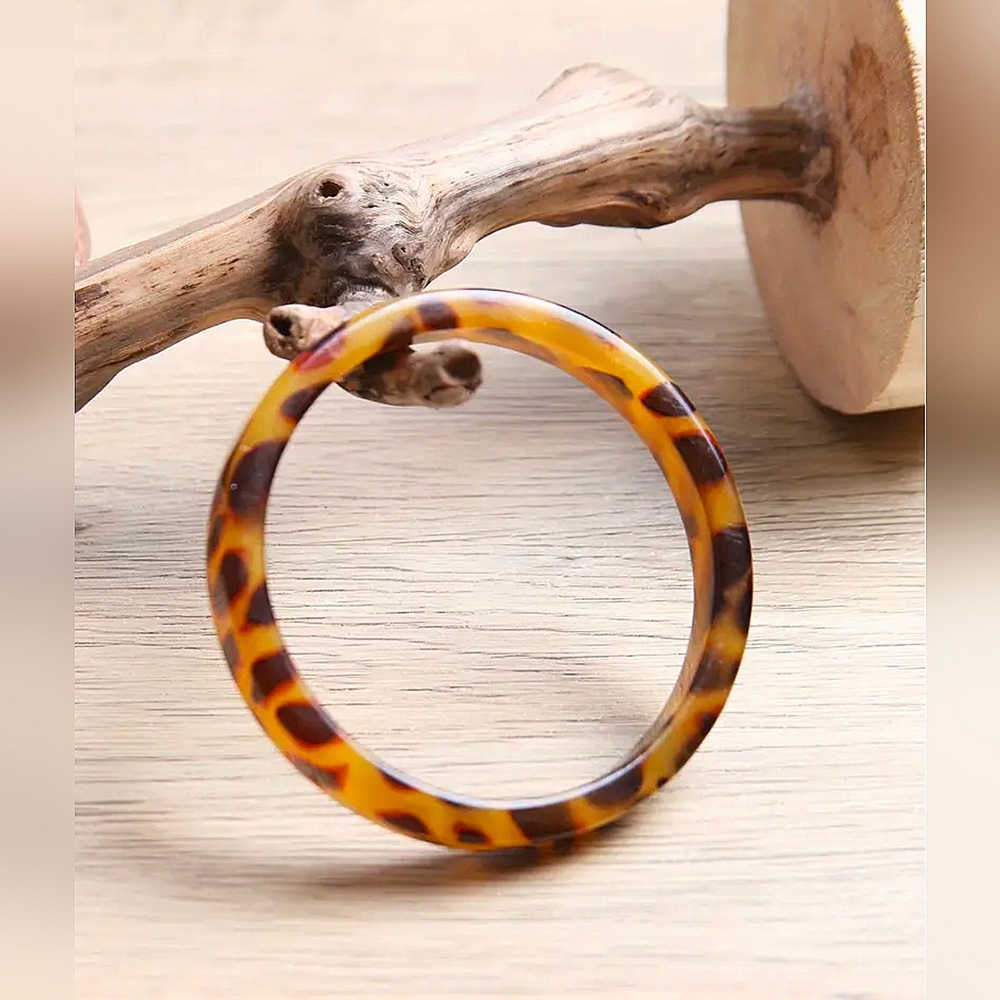 Faux Tortoise Shell Acrylic Bangle - Picture 4 of 5